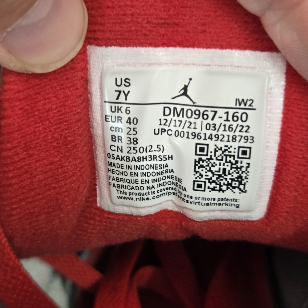 Jordan 3 Retro Mid Fire Red DM0967-160 Size 7Y Or Womens 8.5 - Picture 9 of 9